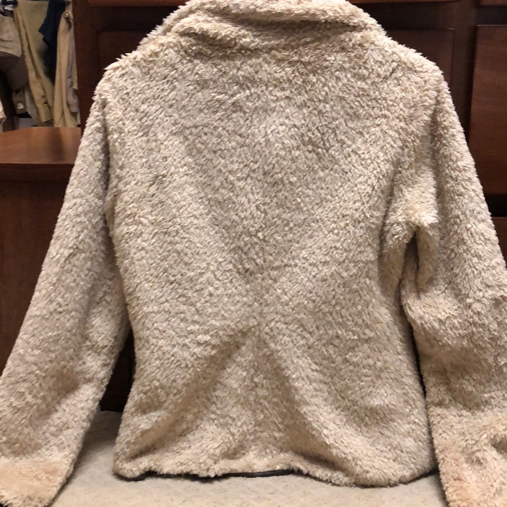 Women’s Patagonia zip up jacket - Picture 4 of 5